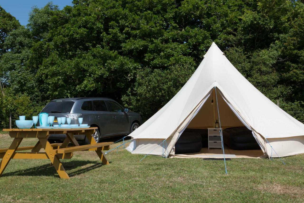 Herston Caravan & Camping Суонидж Екстериор снимка